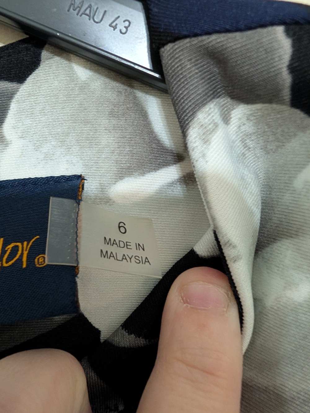 Just...Taylor Navy Mini Size 6 Dress with White Floral Print - Picture 4 of 10